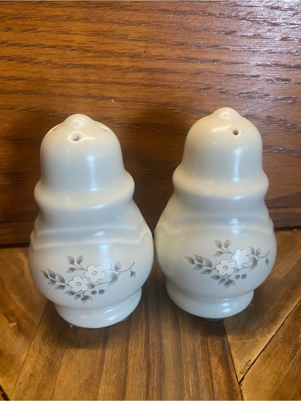 Pfaltzgraff heirloom Cream Floral Salt and Pepper Shaker Set -